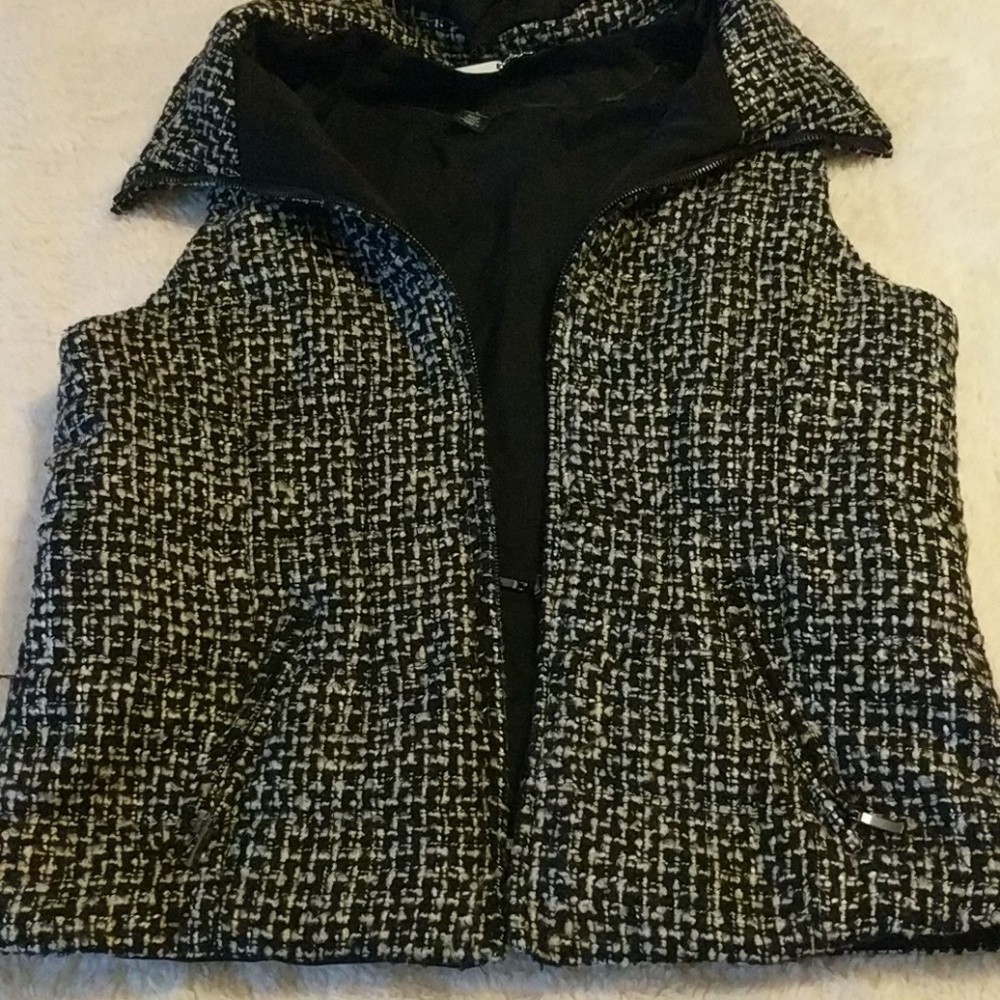 White House Black Market vest with zipper front